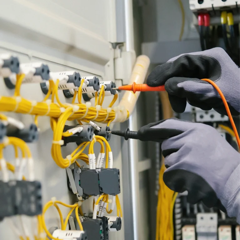 Instalación eléctrica: Guía, tipos y componentes
