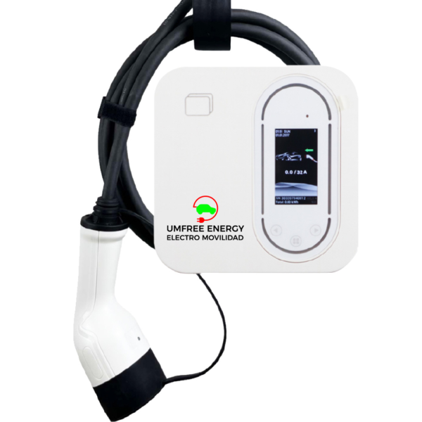Cargador de pared UMF-W22 de Umfree Energy | Pantalla LCD, conector tipo 2, cable enrollado y diseño compacto de alta eficiencia